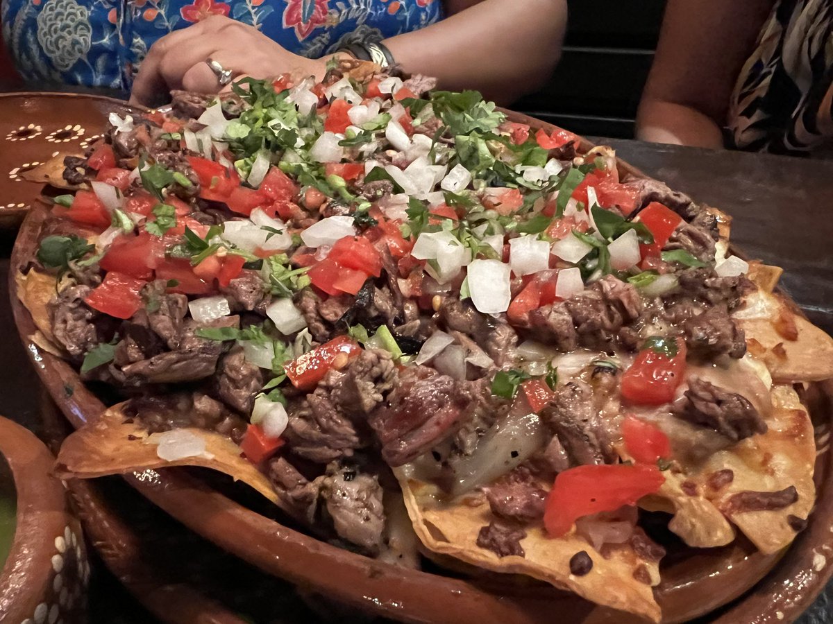 culturenthrills's tweet photo. Final dinner in Puerto Vallarta had to be at Don Chava. Best tacos, nachos, guacamole & drinks in town for an unbelievable price. We ate here 3 times. That is how much we loved it. Easily our favorite place.
#Mexico #PuertoVallarta @SinfulMUA https://t.co/BtyelkMAxf