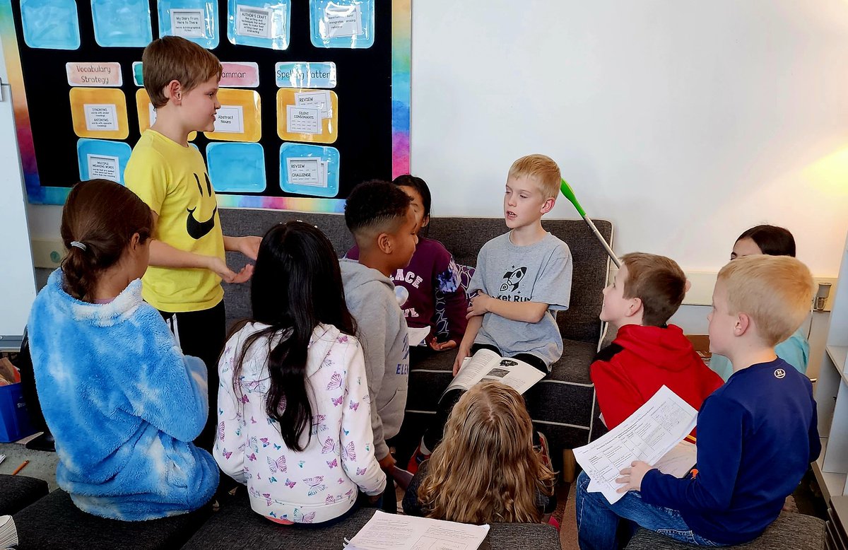 MsGeorgesClass2's tweet photo. Third graders spent part of the afternoon showing off their balloons for the third grade parade. Fourth graders spent time time trying to COLLECTIVELY choose only 2 "system improvements" for FINALLY solving the blackout problems in the fictional town of Ergstown https://t.co/z0eXq42kLV