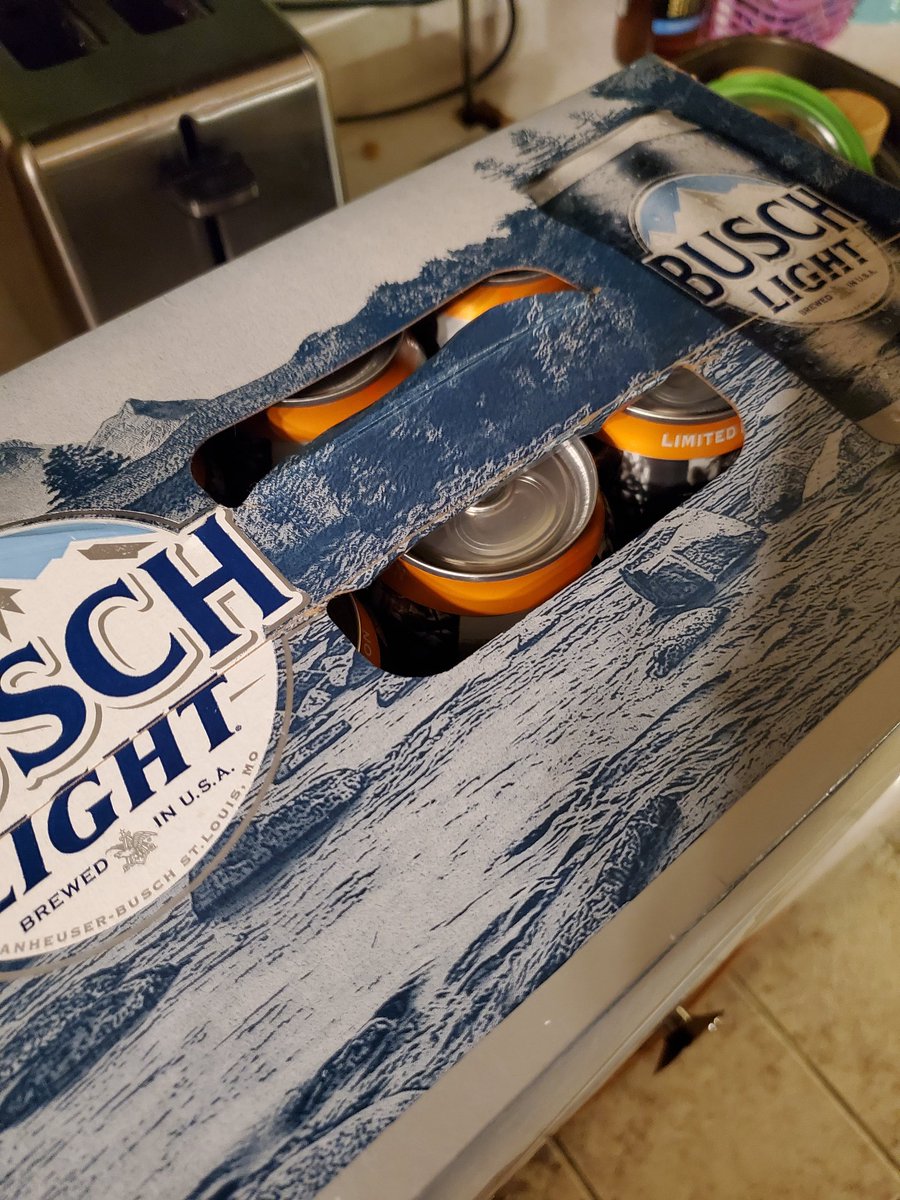 _austindmiller's tweet photo. Sooooo @BuschBeer do I get something special for the camo cans being in a regular case? https://t.co/5HH6gBhmmU