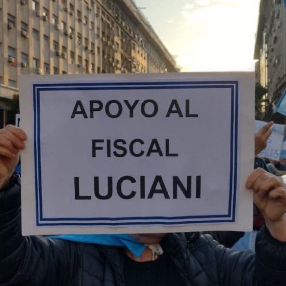 martingarciada6's tweet image. #TodosConLuciani #CFKPresa