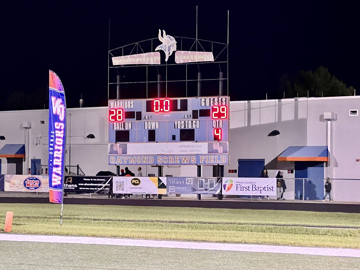 OcoeeKnights's tweet photo. Final Score: @OcoeeKnights 29 - @WestOrange_OCPS 28 #TheOKShow #ItsAllAboutTheO #FridayKnightLights @osvarsity @ObserverOrange @hsdocps @OcoeeAthletics @OCPSnews @OCPSAthletics https://t.co/7ID2lItqfo