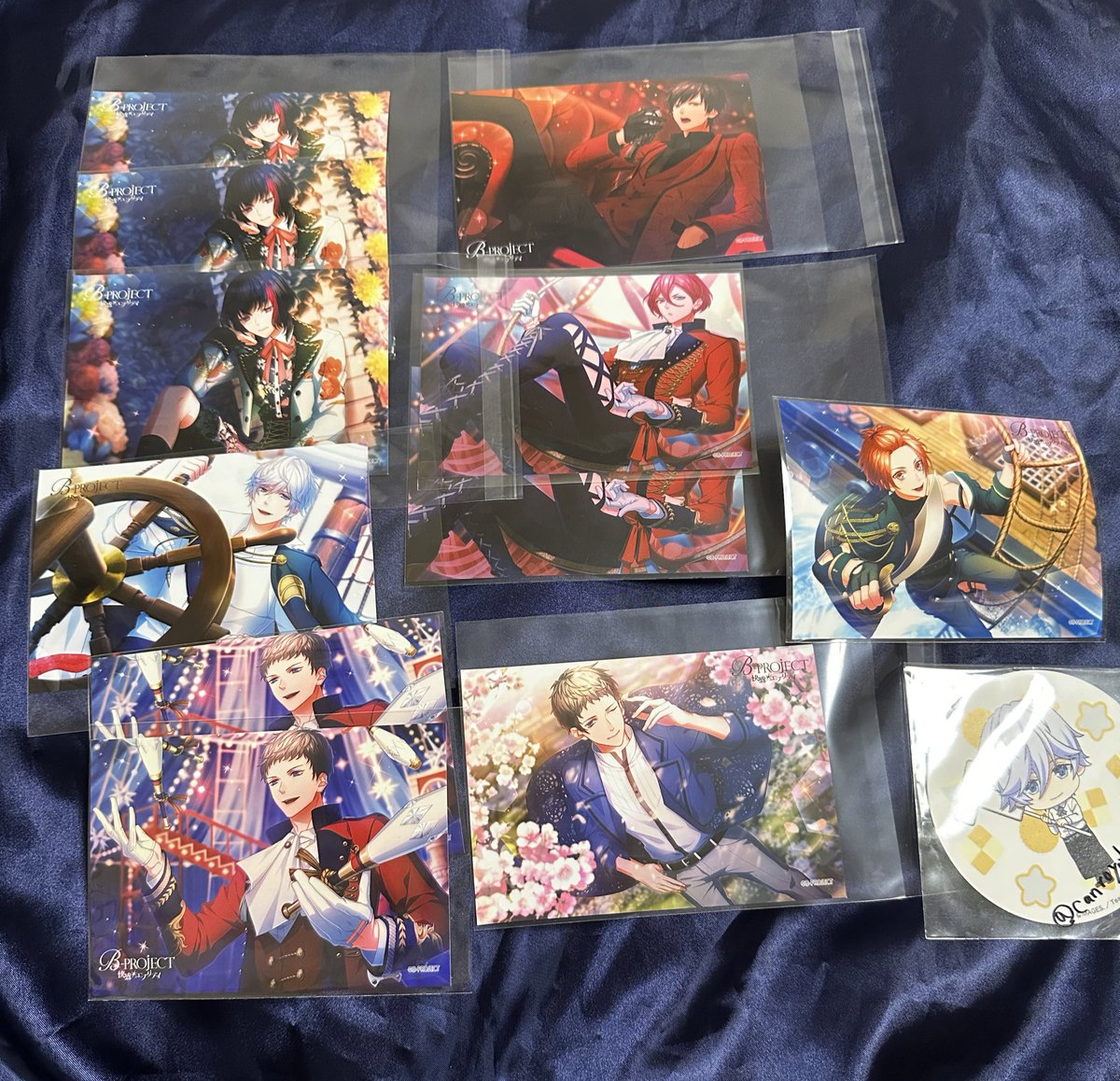 canroyuki's tweet photo. (交換)B-PROJECT Bプロ ファミマプリント ファミプリ

譲)是国、音済、北門、殿、不動、金城

求)vol2の増長2枚、vol3の愛染
上記交換できたら👑で隠れてないものを探す予定です。

初期の印刷ズレ含むものあります。
vol違い可。よろしくお願いします。 https://t.co/NW0vjhStaM