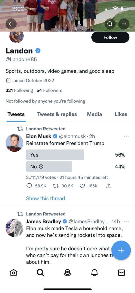I’m dying over this guy with a check and 54 followers defending Elon like he’s a big shot 😂😂😂