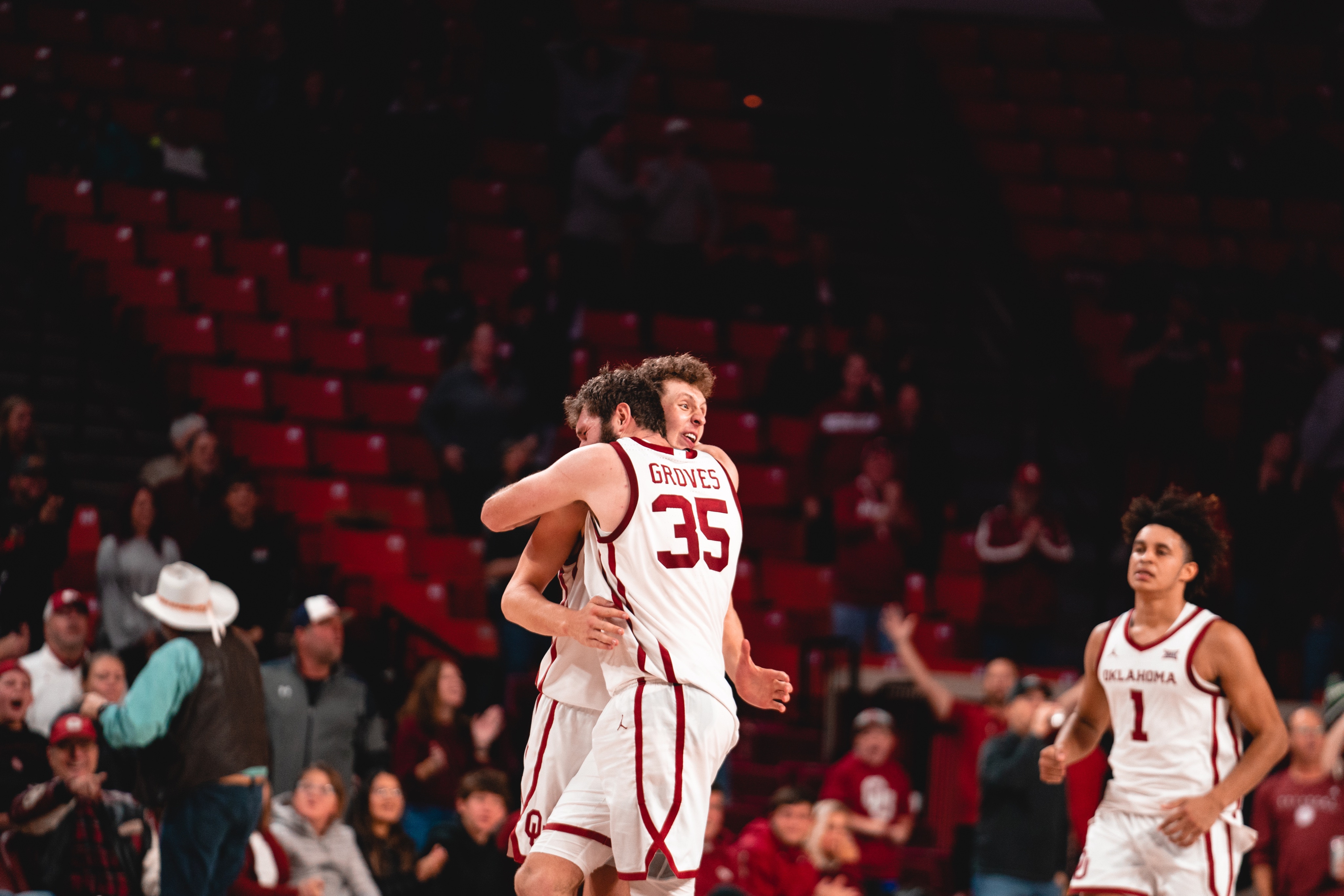 Jaguars at Sooners / Twitter