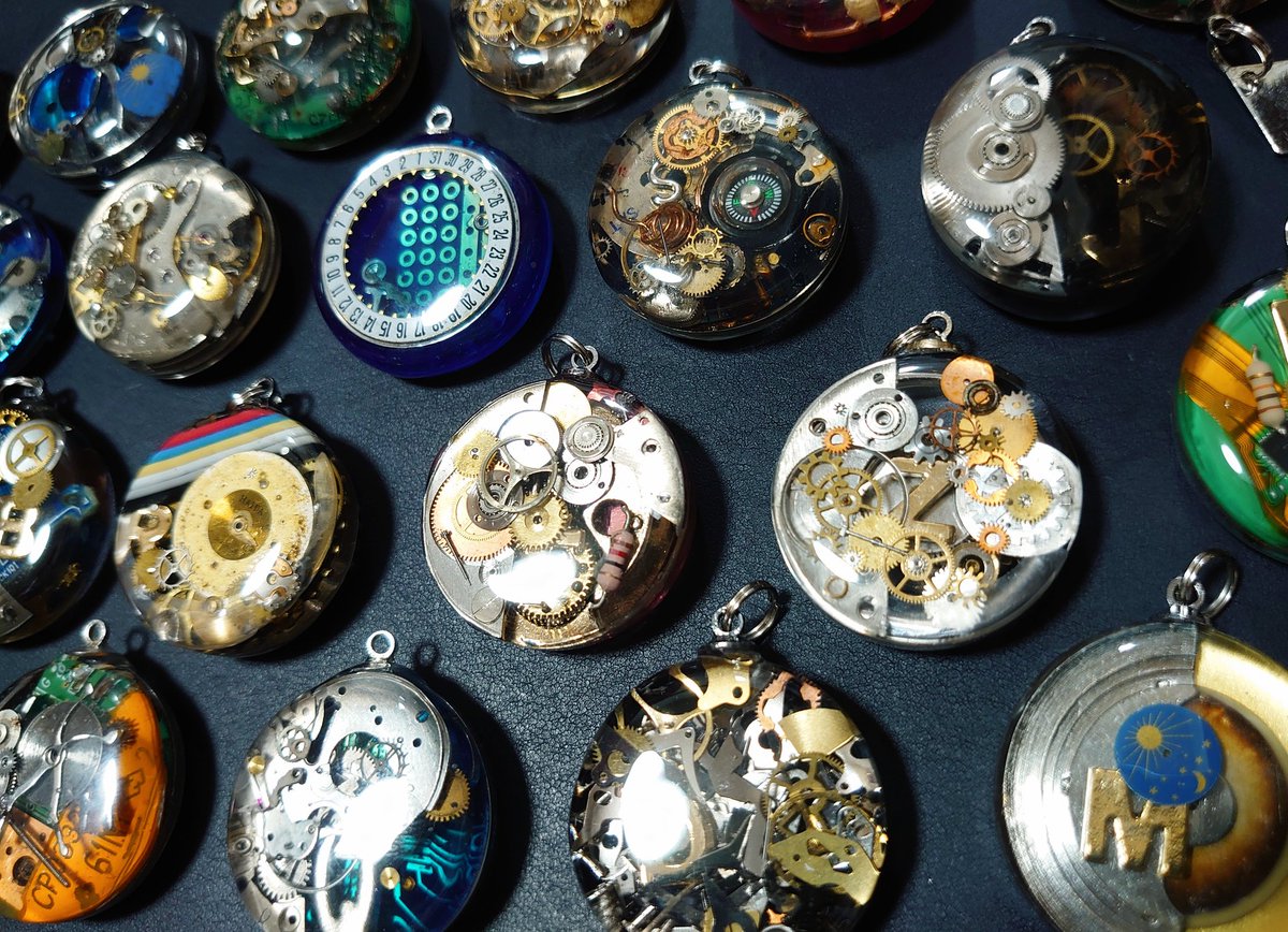yui_craft's tweet photo. デザインフェスタ56に出展させていただきます！

11月20日㈰…11〜19時
南ホール4階…Nー152

電子部品や時計部品を使用した雑貨を販売させていただきます

#デザフェス56　#デザインフェスタ
#基板　#電子部品　#結craft　#理系 https://t.co/meal6ggnq6