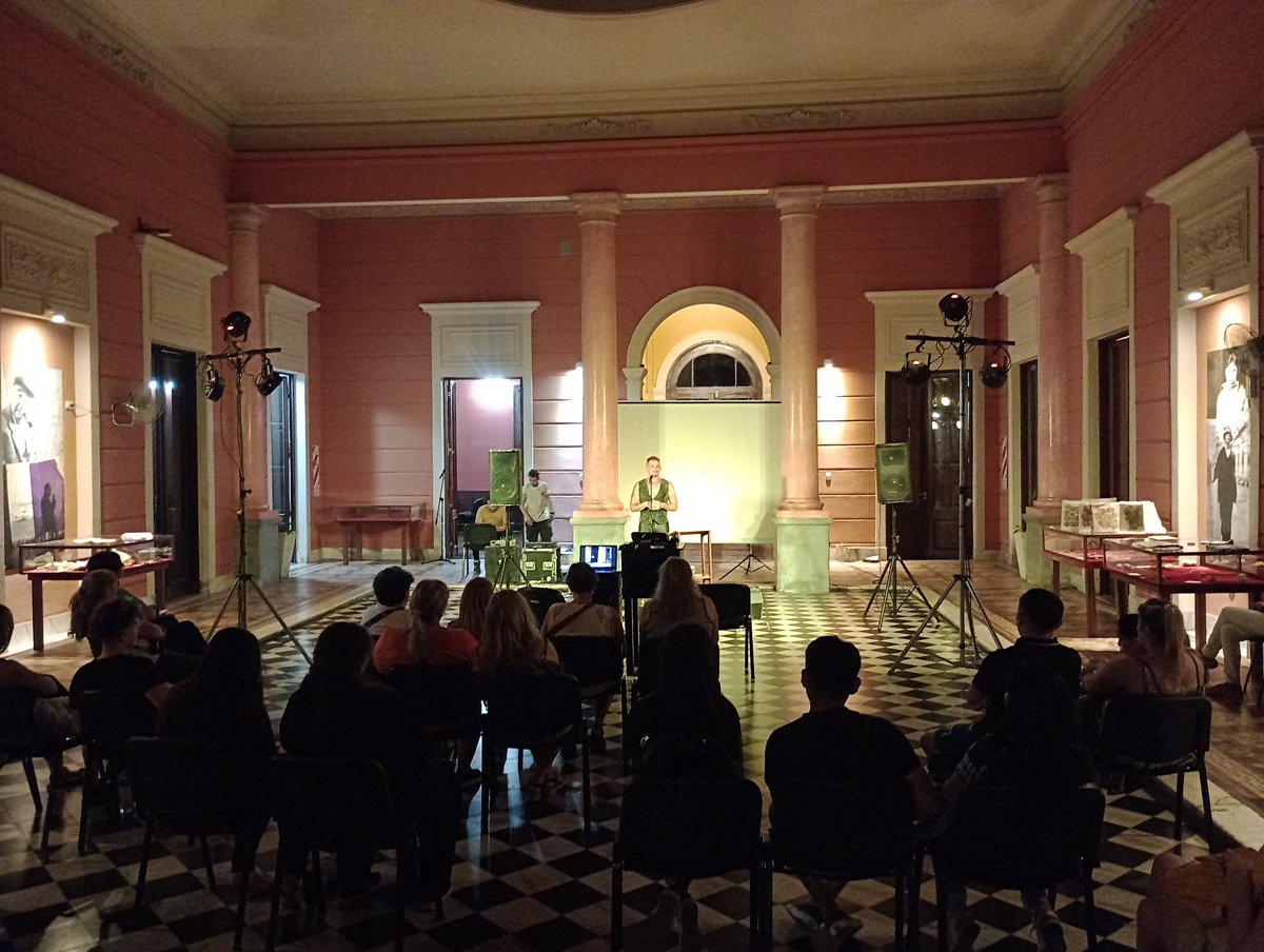 bibliocba's tweet photo. Joaquín Blanco #nochedelosmuseos en @bibliocba https://t.co/dzUdIevcXp