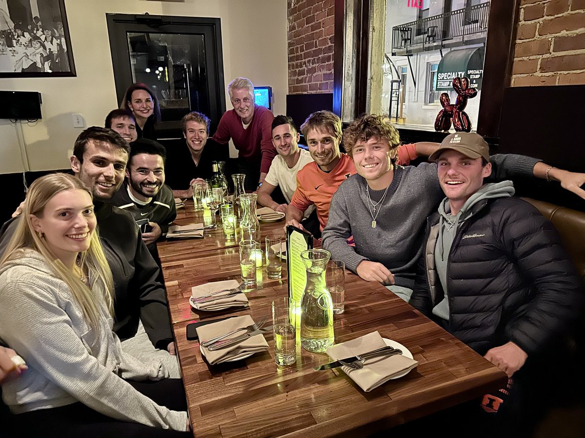 dancerbrad's tweet photo. What a sweet group of illini in town to celebrate and support ⁦@ZekeClark⁩ ⁦@kova_aleks⁩ ⁦@Vuki_SMASH23⁩ as they move on in the Paine Schwartz Partners Challenger. #illini #jointhefight #htto https://t.co/uon4BVUdMf