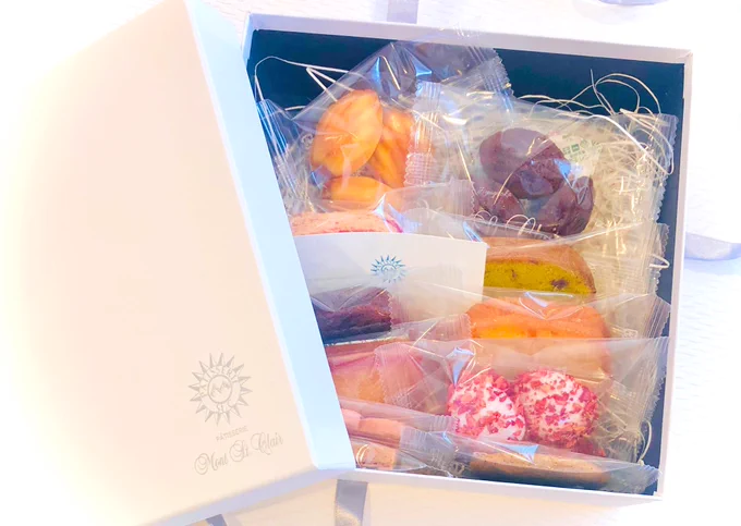 イラストを描いたお礼に立派なお菓子をいただいた嬉しい 