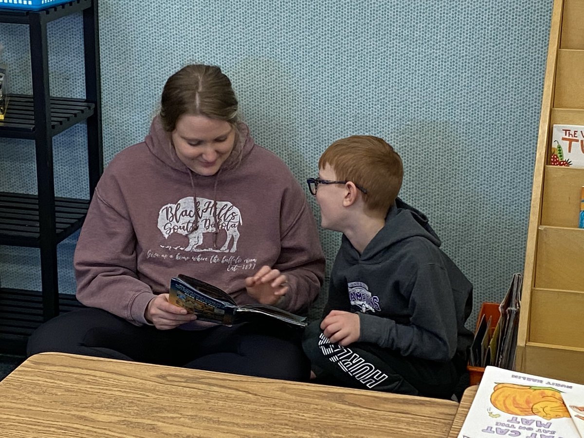 KellyGFPS's tweet photo. Thank you for joining us today for our first RED event of the year. Keep on reading Kelly Cougars!📚 https://t.co/8DMgWMBXI1