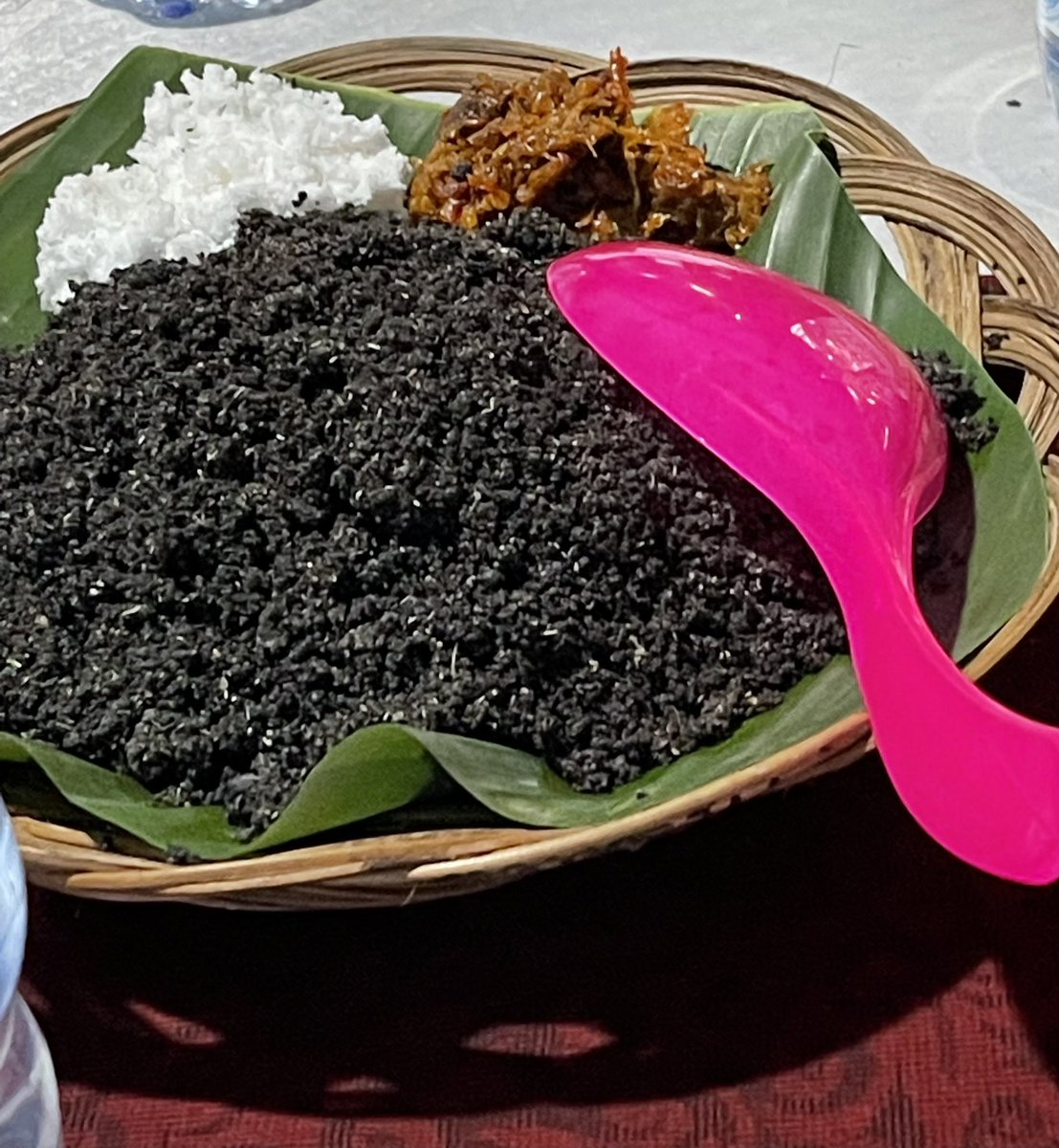 Assalamu’alaikum Wr Wb. Selamat menjelang siang AMLers HEBAT semua…salam sehat dan selalu bersyukur. 

Tiwul yg lezaaat, tak ada duanya. 

😊🙏🇮🇩🇮🇩🇮🇩🇮🇩🇮🇩