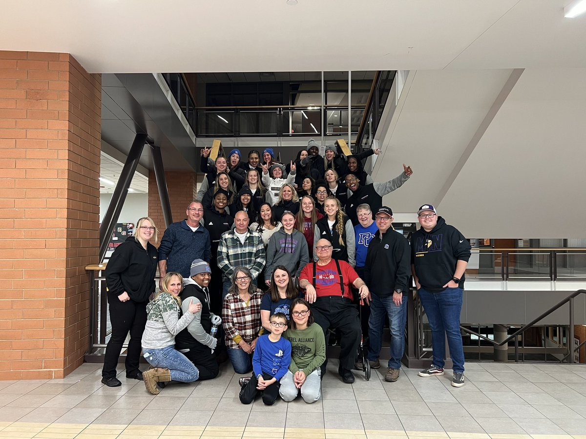 Definition of #FAMILYMATTERS! Thank you @paigekindseth &amp; family for the warm welcome in Minnesota!