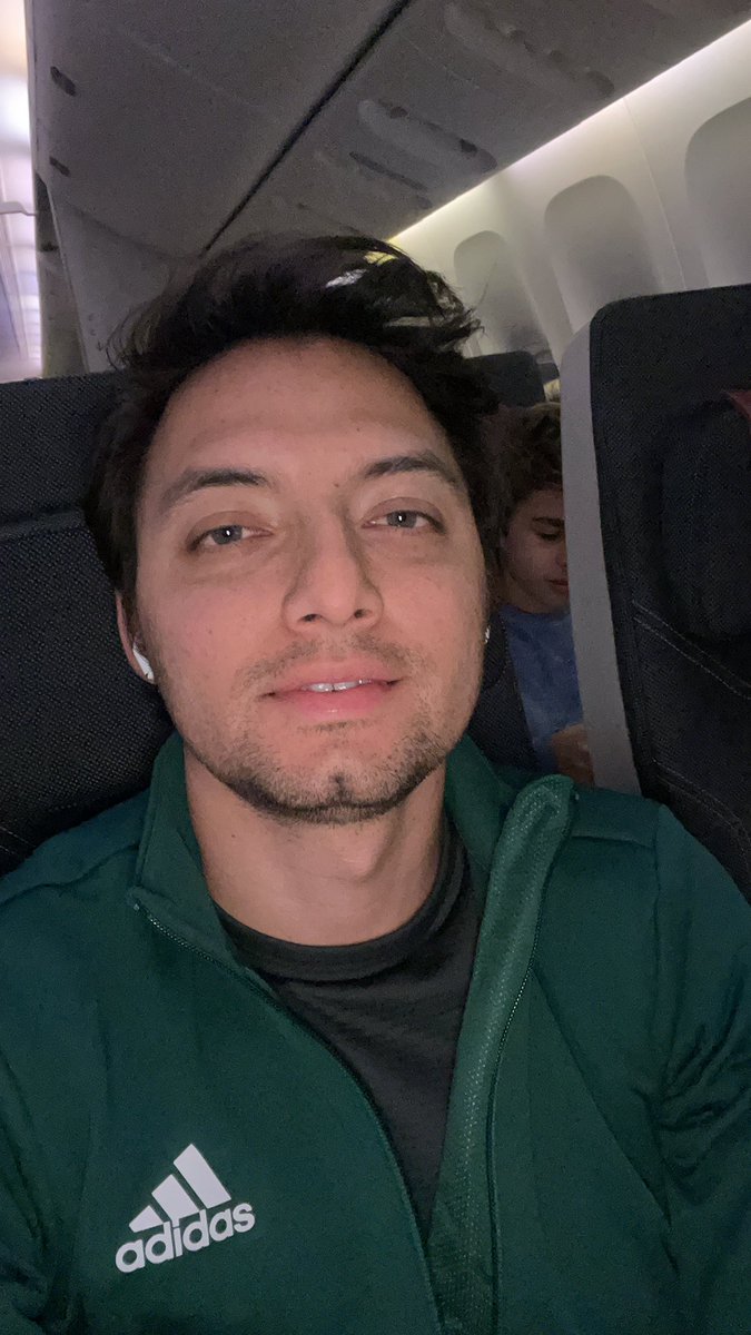 abfarrera's tweet photo. 18 Nov 2022 Aterrizando en Doha. Cansado el vuelo de 12 horas pero el espíritu mundialista a tope. ✈️🇲🇽🏟️⚽️#FIFAWorldCupQatar2022 #Trippeando https://t.co/AJRciHe8y2