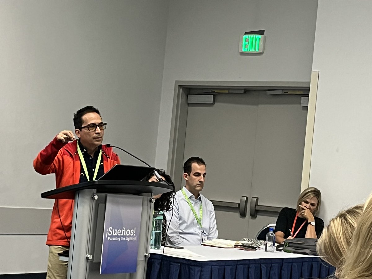reenashah_usc's tweet photo. “Poems that are unafraid to confront darkness or difficulty but simultaneously convey hope and comfort.” - an inspiring and joyful session! #NCTE22 https://t.co/r5JckevELa