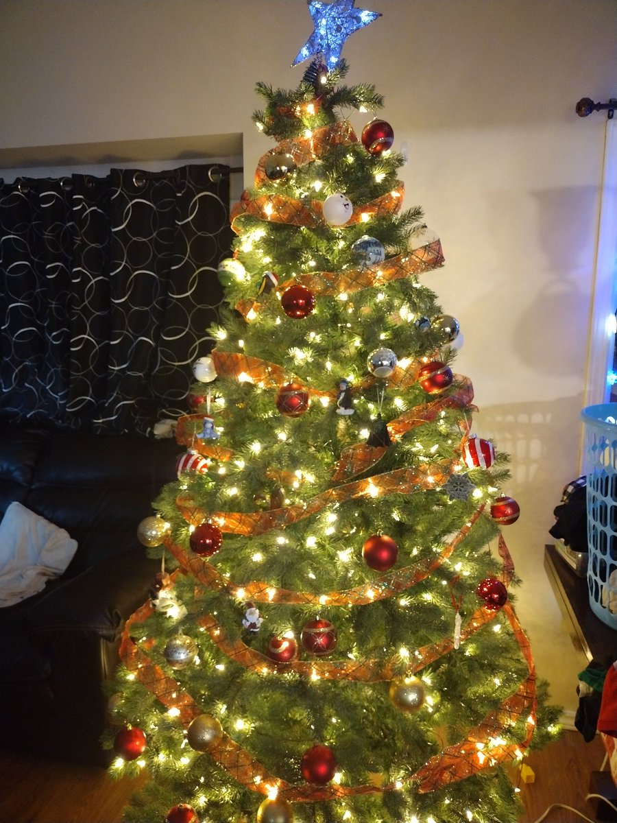 cindershad0w's tweet photo. Tree is up #MerryChristmas https://t.co/gmJxb4lzc9