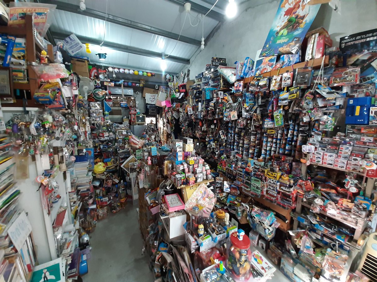 taiwanreporter's tweet photo. The moment I stepped into this shop, my brain shut down due to information overload. So I am sorry I cannot tell you anything more. https://t.co/b6uKdrR7El
