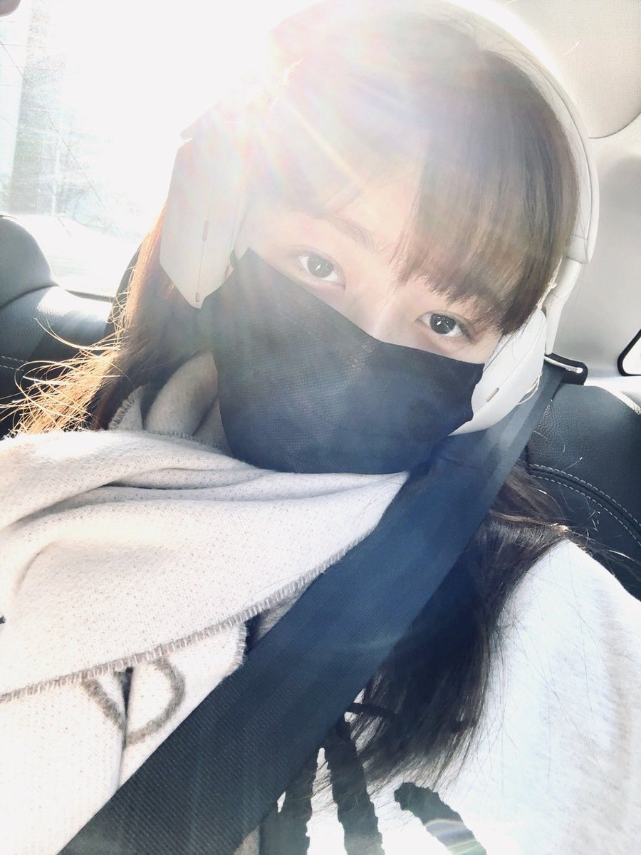 chittyxx's tweet photo. 오늘 할아버지 목도리랑 헤드폰🎧🧣 https://t.co/MRVMtlwubC