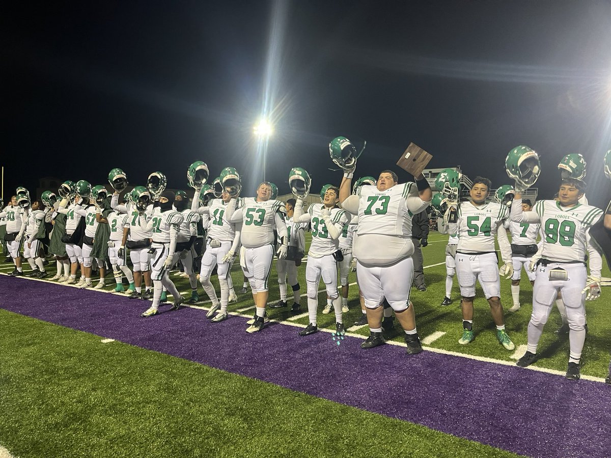 avicarrgloth's tweet photo. AREA CHAMPIONS!!! Monahans wins 35-21 over Ferris to grab another gold ball!! 🏈🏆 @LoboesFootball @LOBOES @Lobopressbox https://t.co/GqB0ohyxKf