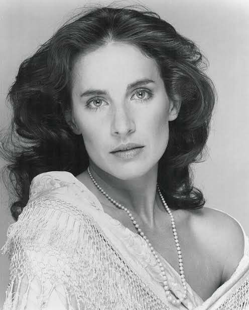 Happy birthday Andrea Marcovicci. My favorite film with Marcovicci is The front. 