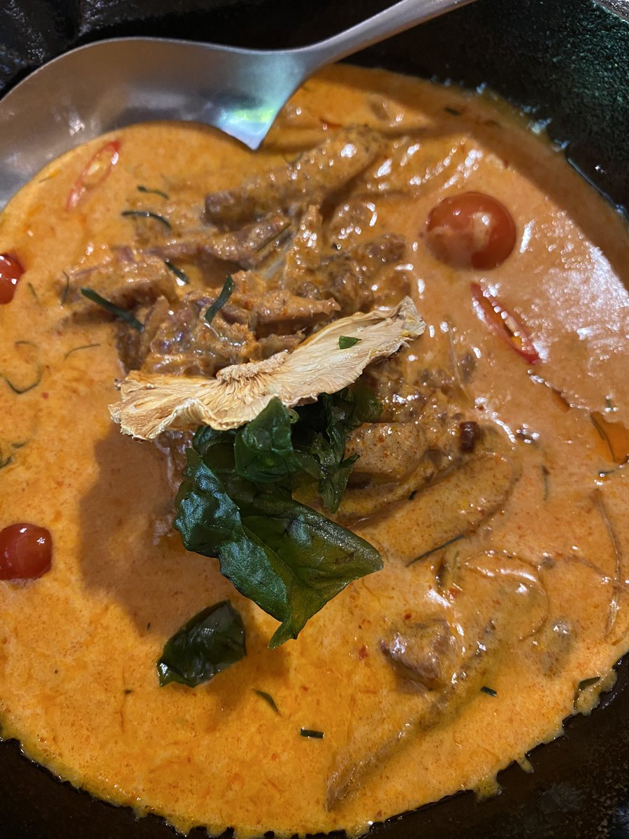#delhirestaurant Kiko-Bā lunch is our thing now… try it if you love modern Asian food. 

©️📸 Roasted Duck Curry
📍 Kiko-Bā , Vasant Vihar

#foodie #lovetoeat #Delhi #photo #food #wheretoeat #kikoba #FoodForThought