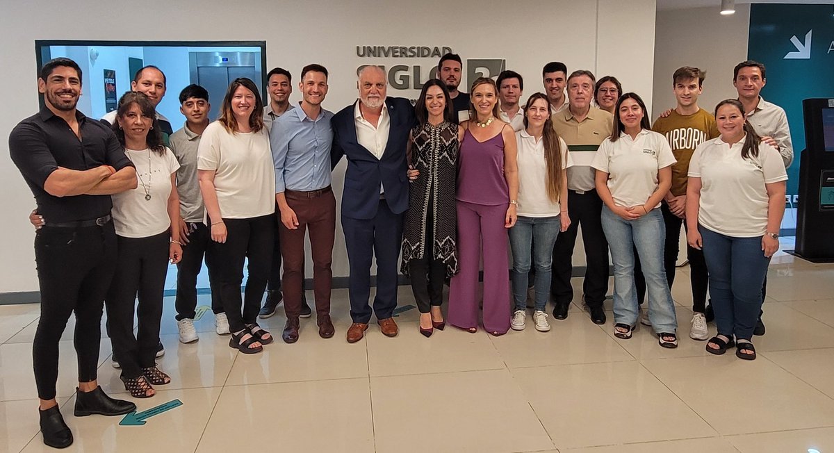 NycoGallo's tweet photo. Hoy recibimos a nuestros líderes @PresidenteUES21 y @MendeMariaBelen en Río Cuarto.
¡Gracias por inspirarnos! Vamos por más. https://t.co/ZnABo80fNa