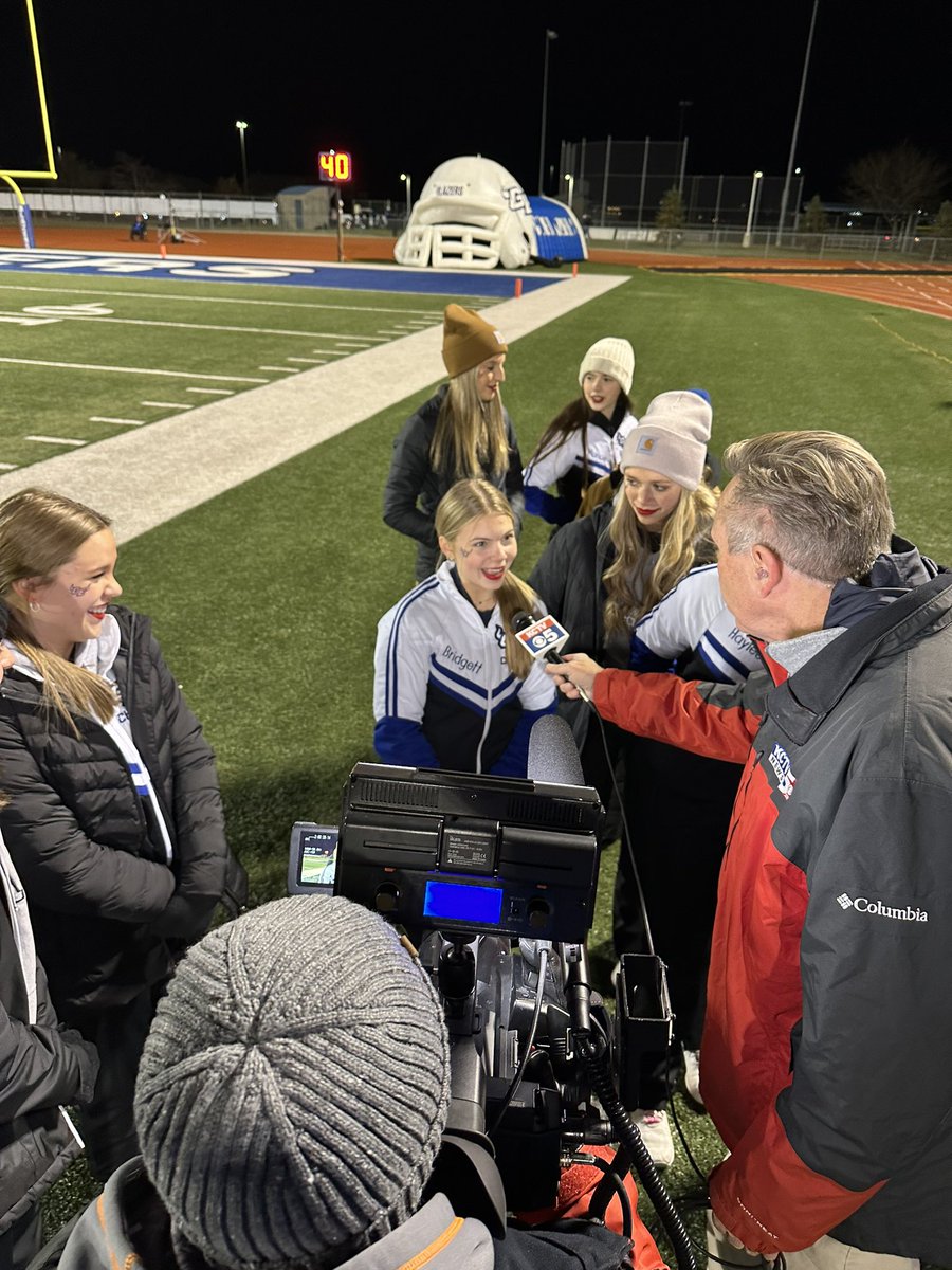 gehsblazercheer's tweet photo. Had a great time during pregame with @NealJoneskctv5 @KCTV5 before the substate game tonight! Good win tonight, @GETrailblazerFB! Tomorrow, we compete at @KSHSAA State Game Day! #pullthewagon https://t.co/39rTcaioLP