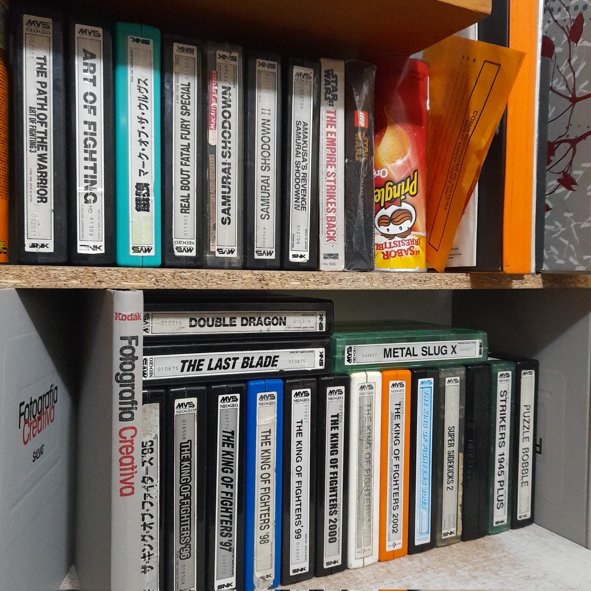 jueGAME's tweet photo. The old collection rack.
#neogeo
#smallcollection
#neogeo
#retrogaming
#friday https://t.co/Xfw63s8T6J
