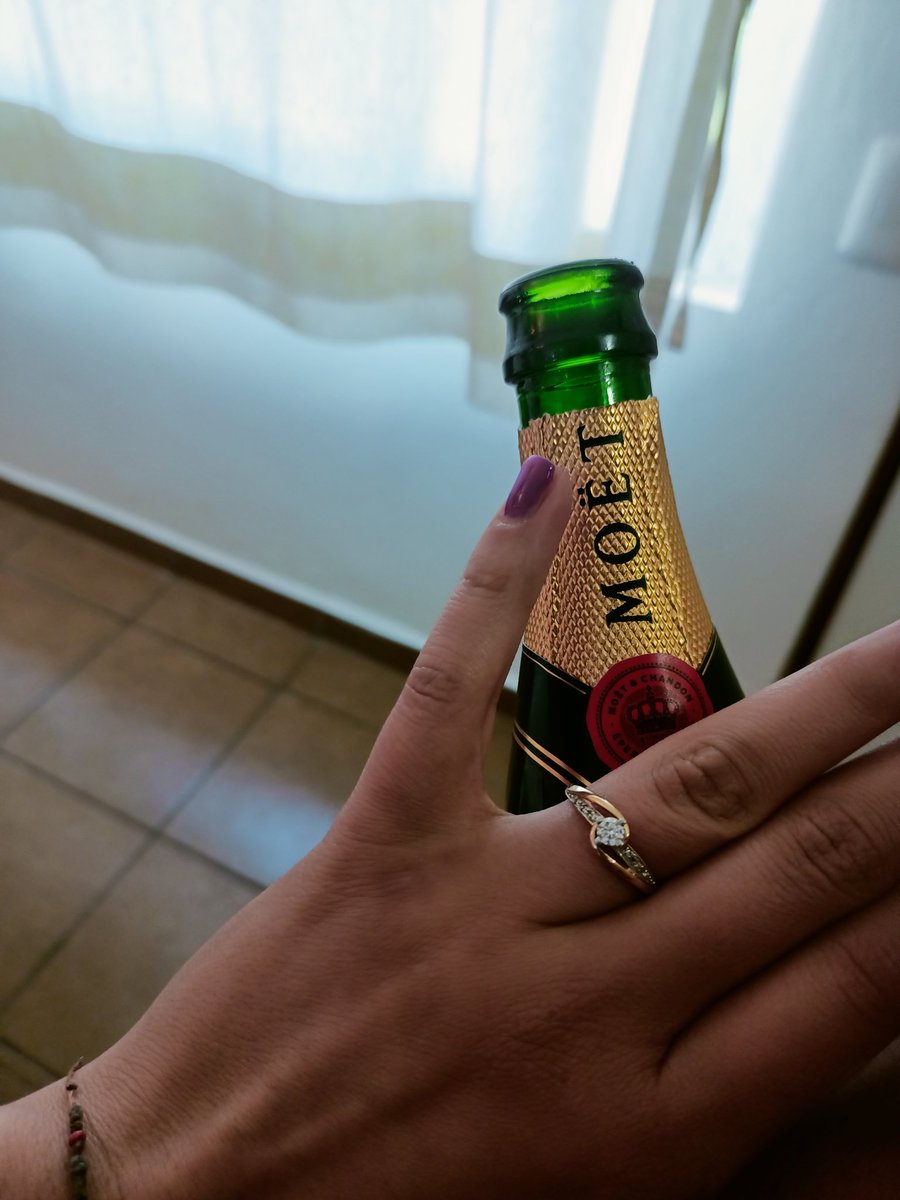 Tengo un buen hombre a mi lado y los dos vamos creciendo tanto individual como ser humano y como pareja ... Te amo mucho mi amor 💖