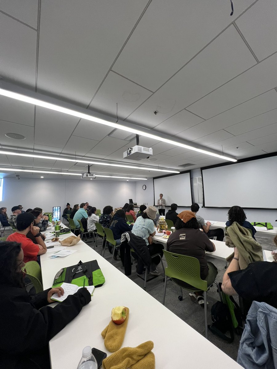 ESA_SEEDS's tweet photo. Hosting the 2022 SEEDS Leadership Meeting with @CollingeS at @uazenvironment and the Arizona Institute for Resilient Environments &amp; Societies. 24 amazing leaders from all over the US are talking about #resilience and the future of #ecology @ESA_org https://t.co/AriHFHCdyW