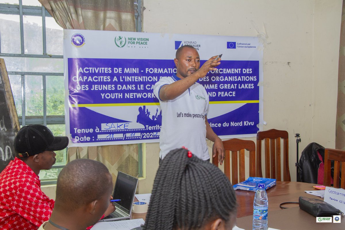 NewVisionforPe1's tweet photo. Les leaders des organisations des jeunes de la localité de Sake en territoire de Masisi s'engagent pour être des acteurs de paix et de changement dans la Région des Grands Lacs. Ils s'alignent derrière le projet Great Lakes Youth Network for Dialogue and Peace. #4youthdialogue https://t.co/YQcETeud9S