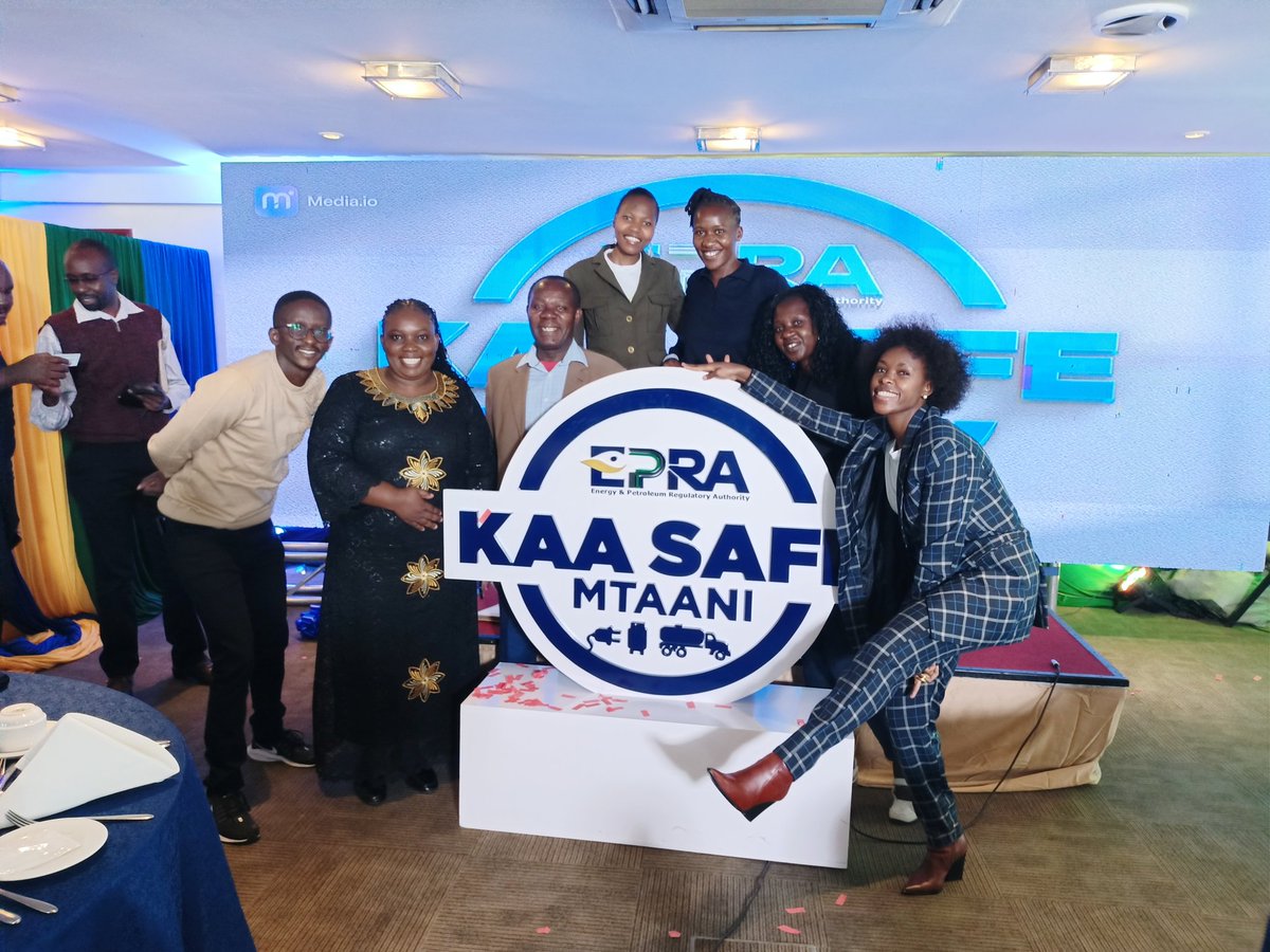 When you witness an oil tanker accident, keep away from it and report the case to @EPRA_Ke Because it is good to #KaaSafeMtaani @AwinjaNyamwalo @CGAExecutiveDir @Consumers_Kenya @MisAnny07