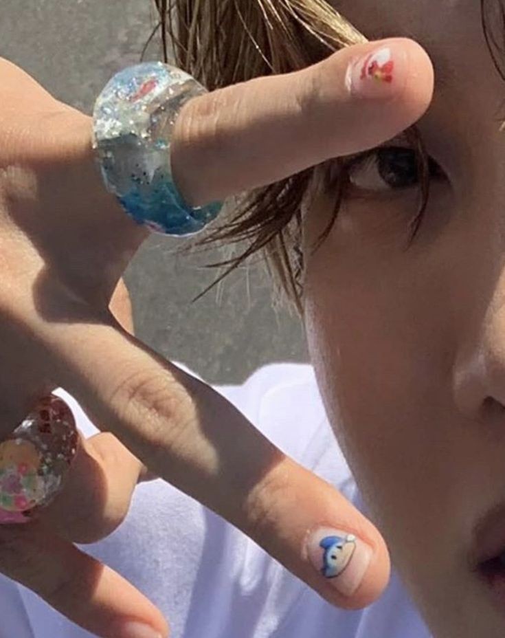 chandmoonlight_'s tweet photo. @korndiddy jhope gets his nails done often for his concepts so you should just go for it https://t.co/b37HcUHS4z