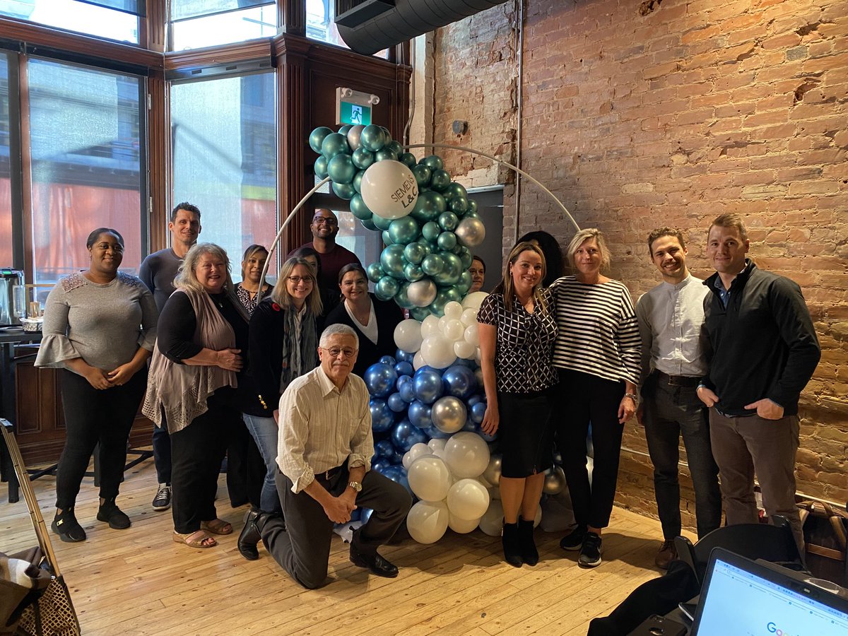 rabrait's tweet image. A terrific offsite meeting for the Siemens Canada Legal and Compliance team in Toronto! We considered the topics of ESG, Distribution Networks, and the commercial and risk aspects of Digitalization. And we got to know each other in some great restaurants on Queen and Ossington …