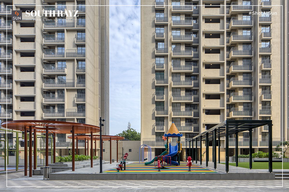 SunBuildersGrp's tweet photo. #SunSouthRayz takes good care of functionality & aesthetic beauty in precise ways. While having 60% open space, ample of parking place, access to natural light & ventilation, it is certainly to change of face of apartment living.
#SunBuildersGroup #SunBuilders #Home #Retail https://t.co/5zSYDl6NEL