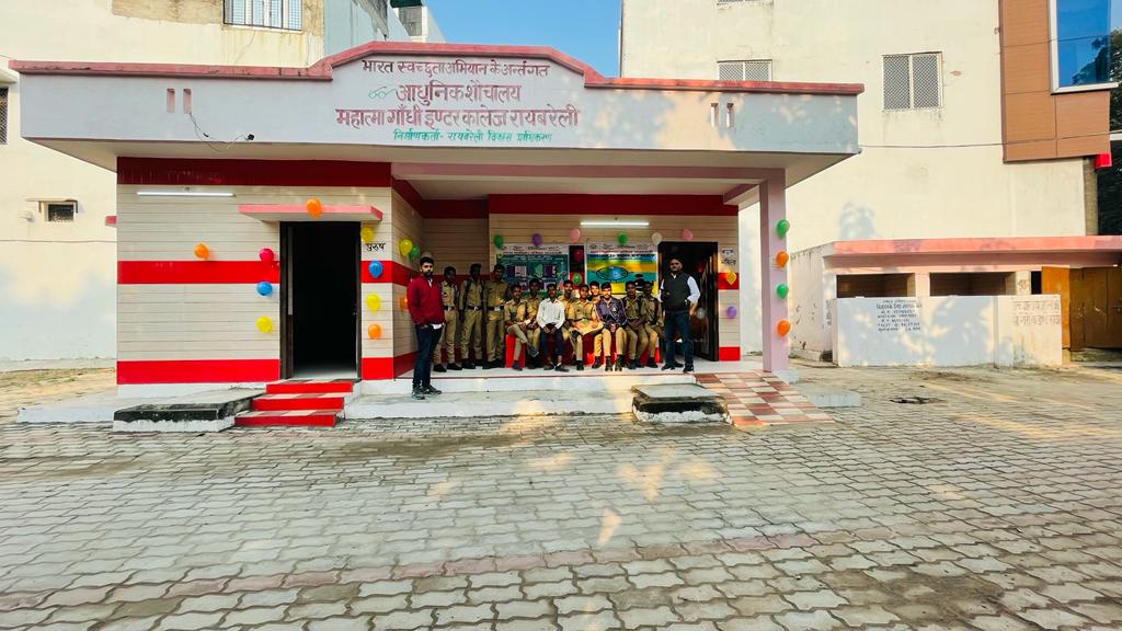 NPP_Raebareli's tweet photo. आज "विश्व शौचालय दिवस" के अवसर पर अधिशासी अधिकारी, डी.पी.एम, डी.सी, प्रोजेक्ट कोऑर्डिनेटर द्वारा नगर क्षेत्र के सभी सामुदायिक/सार्वजनिक/पिंक शौचालय व यूरिनल को विशेष सफाई अभियान चला कर साफ सफाई कराई गई | NCC कैडेट्स को "विश्व शौचालय दिवस" पर जागरूक कर शौचालय का फीडबैक लिया गया | https://t.co/R48MczZQrk