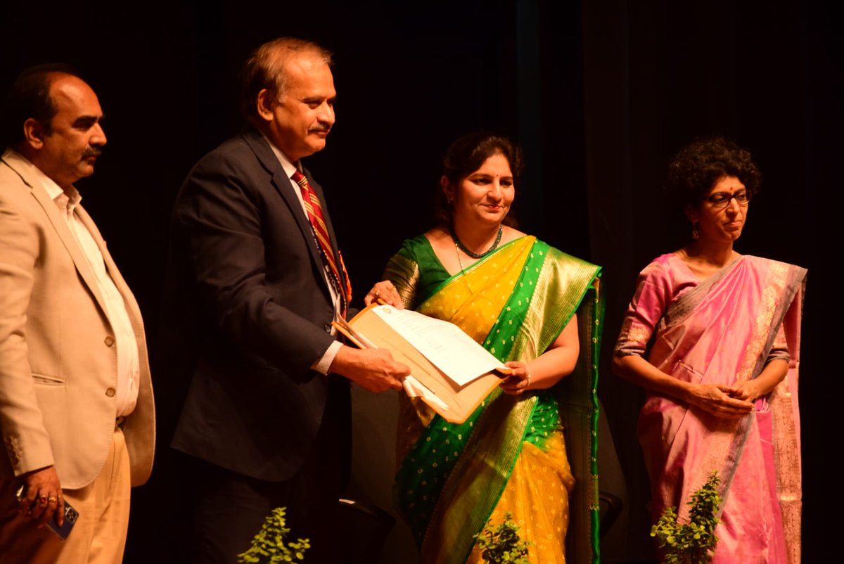 mangalAiimsAP's tweet photo. Anusandhan-AIIMS Mangalagiri Research Conference 2022 was organized by Research Cell. Hon'ble President AIIMS Mangalagiri Dr T S Ravikumar inaugurated the conference &amp; Signed MoUs with KL University &amp; KVSR-SCOPS for Collaboration
@MoHFW_INDIA 
@mansukhmandviya 
@DrBharatippawar https://t.co/XGLfcUi5yh