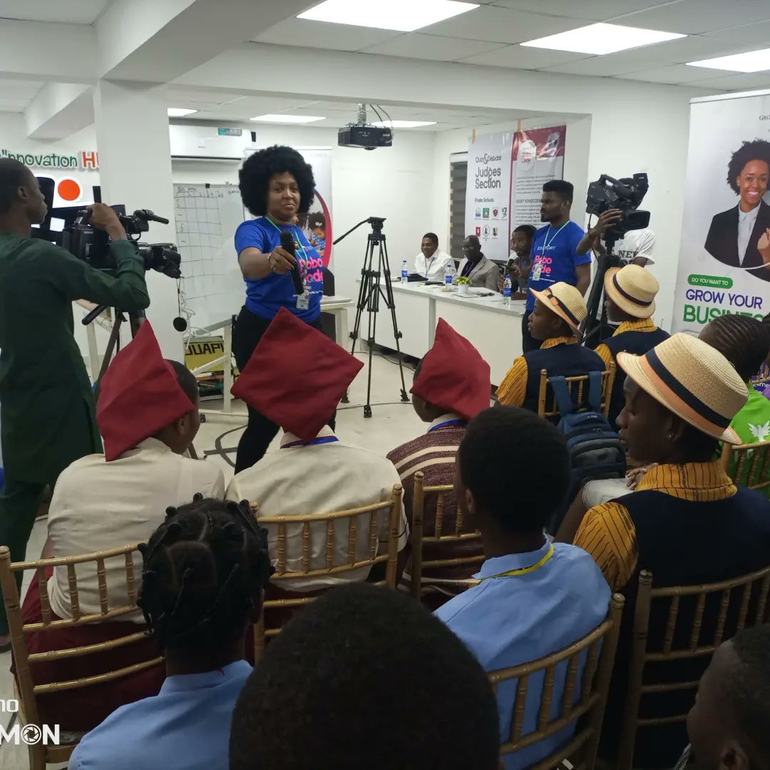 EdupointLimited's tweet photo. The QUIZ session has started and the representatives of each school have begun the battle to become the best ROBOTICS SCHOOL TEAM in Nigeria.
#edupointrobocodefest https://t.co/2QVVgTN5TP