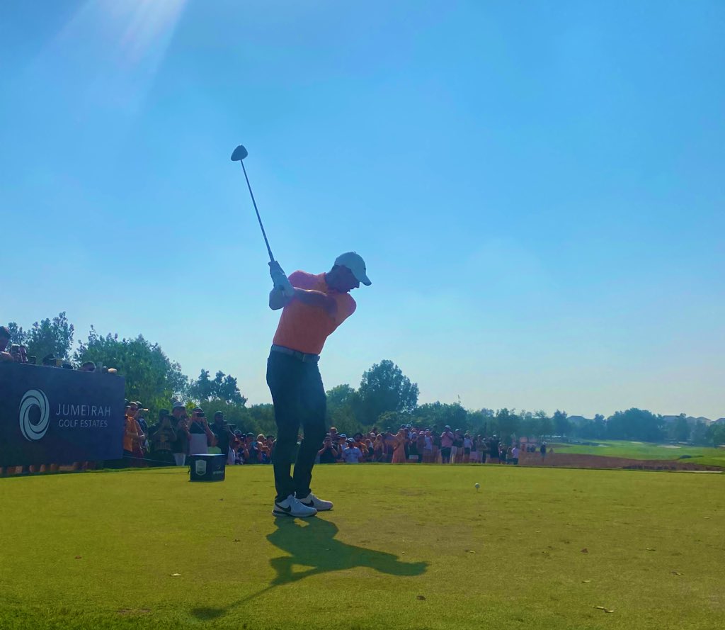 PinkTaxiRunner's tweet photo. Rory comeback #9under https://t.co/OoUOxEW0c6