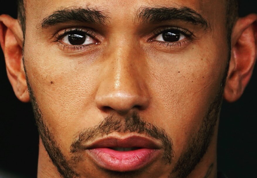 everysecondf1's tweet photo. ABU DHABI 2022 - IF EVER THE EYES HAVE IT 👀 😮 

Is Lewis on for the win in the final race?

📷 @elliejhoad @everysecondf1 

#abudhabi #f1 #lewishamilton https://t.co/t91PiGChwU https://t.co/Yr61FTbMkD