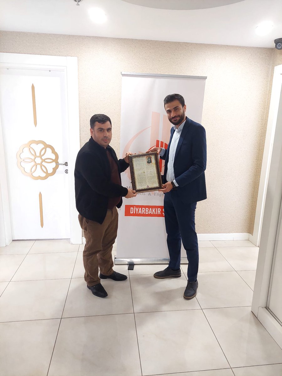 Genç Memur Sen Diyarbakır İl Başkanımız <a href="/ErcanDoglu/">Ercan DERVİŞOĞLU</a> Yön.Kur. Üy. ile birlikte Mimar ve Mühendisler Grubu Diyarbakır Şube Başk. <a href="/yusufcelebi88/">Yusuf Çelebi</a> ve Başk. Yard. <a href="/gulhansnmz/">Gülhan SÖNMEZ</a> Beyi ziyaret ederek gençlerimiz için ortak yapılması planlan kariyer etkinliği hakkında İstişare de bulundular.