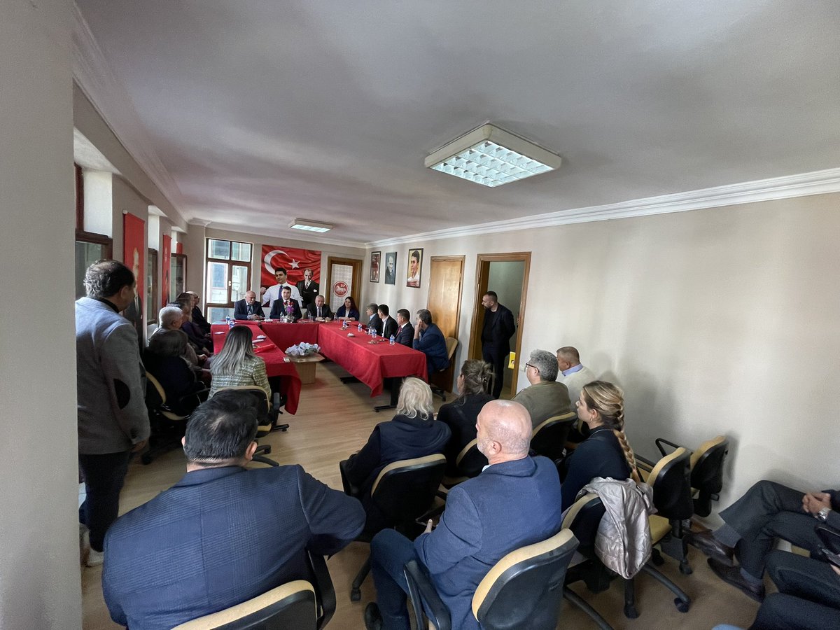 cenginyurt52's tweet photo. Sn G. Bşk. Gültekin UYSAL beyefendi ile birlikte Manavgat ilçe teşkilatımızda kıymetli Demokratlarla birlikteyiz.
Mahkum değilsin güzel Ülkem Demokratlar var.@DpGultekinUysal @mahmutcil1 @syilmaz0007 @ATezcancelik @MKursadSahin https://t.co/ip73j97MSN