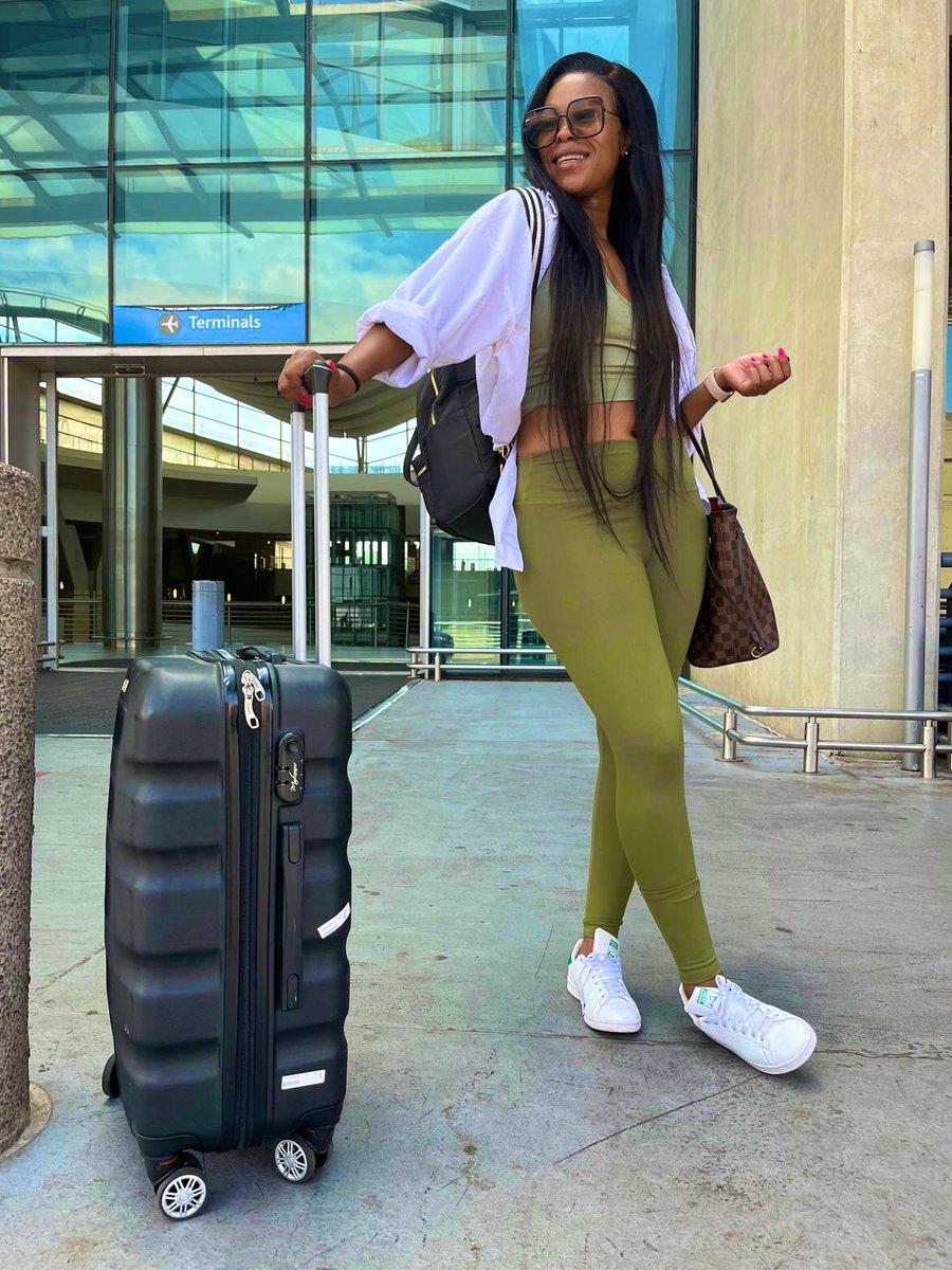 Max_Mofo's tweet image. Le ready? #RatherbeinMauritius