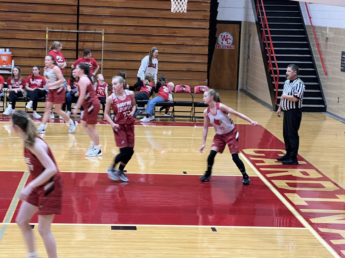 GabeHeatherly's tweet photo. @AHeatherly11 wins the three point competition against WC Cardinal Boys!!! Then @Aheatherly22 and @AHeatherly11 face off during the Red/White game. Fun night! https://t.co/wtB1mmvXLn