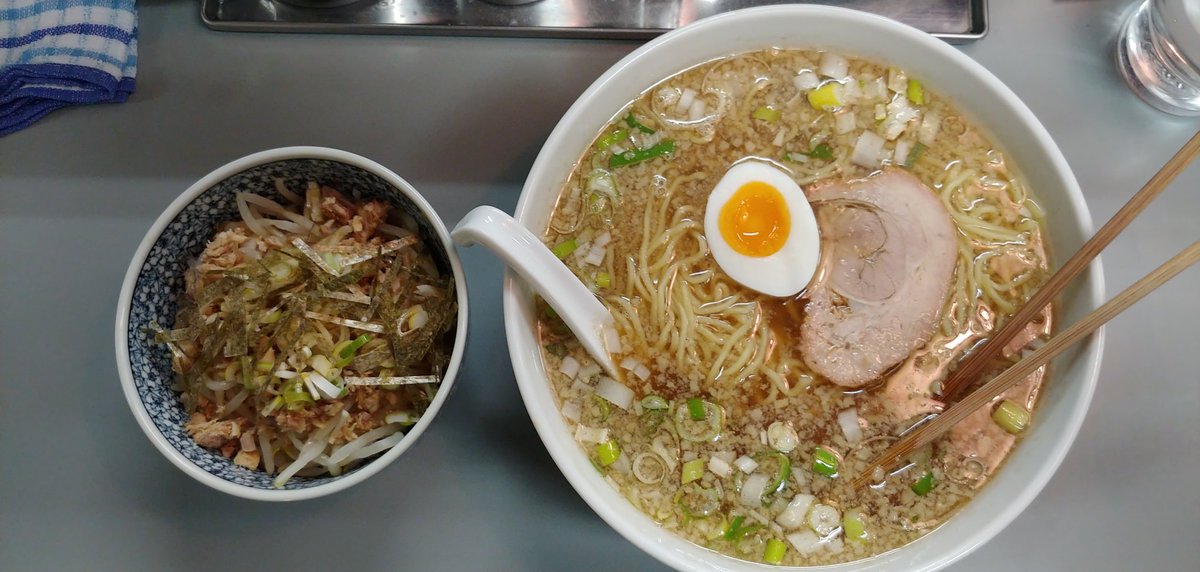 andramarc's tweet photo. 今日は汁がクリアで一気に飲み干せる #日本一 の #東京とんこつラーメン #東京都 #墨田区 #八広二丁目 の #てるや #TERUYA さんでぶためしセット(しょうゆ)麺大盛り https://t.co/wlRtAFAbCl