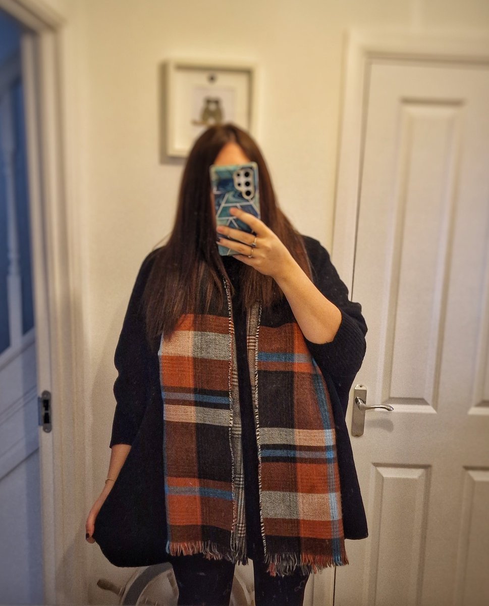 DaydreamAstro's tweet photo. Happy to be in knitwear and scarves on a regular basis now.
Autumn 🍂
#Daydream #Scarflife #Aries ♈️ https://t.co/1awSsXgU0z