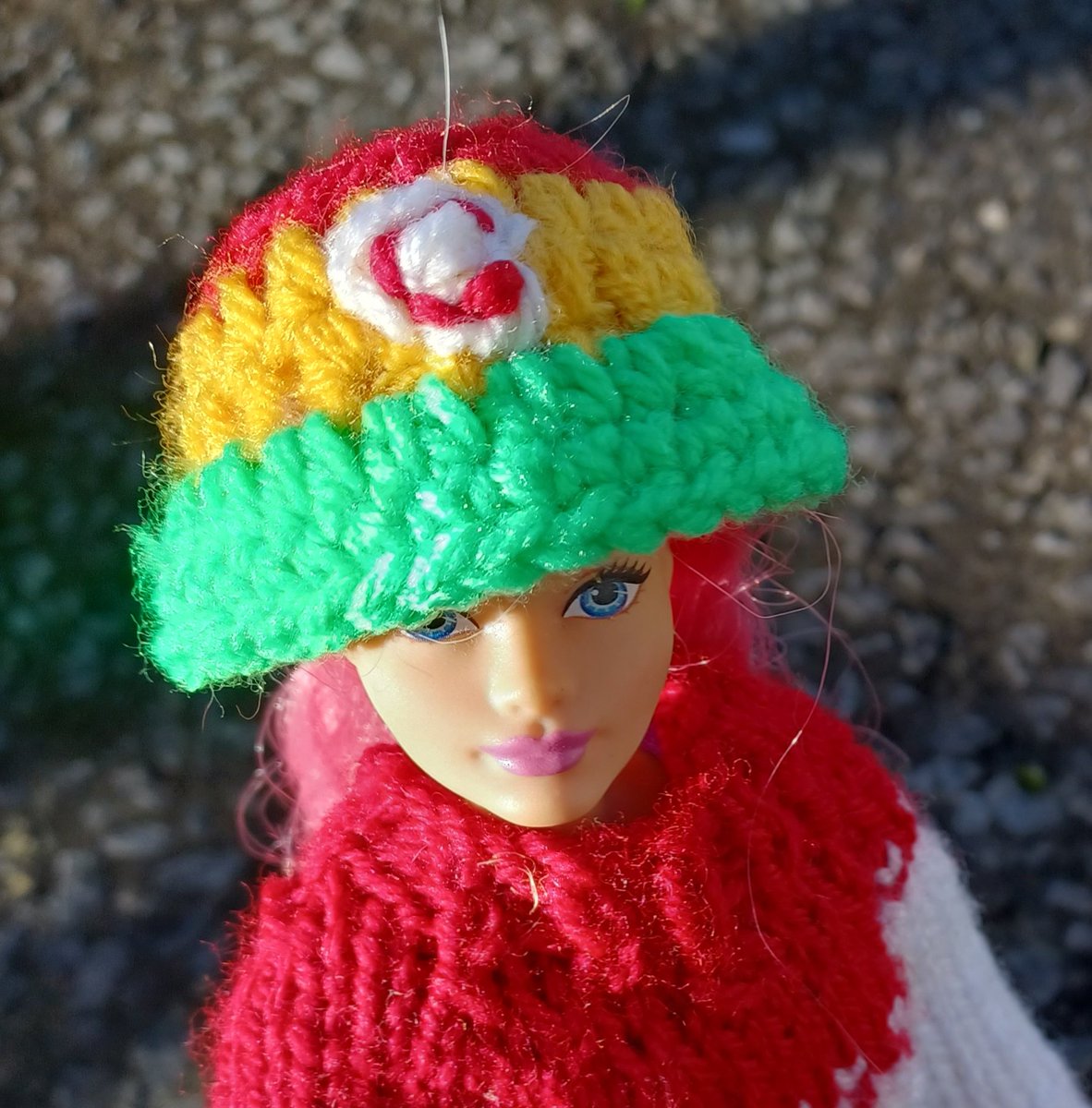 ruthferrisprice's tweet photo. @SeaCasa1 @7puzzle @thebarryhorns Diolch! Barbie loves them. They are actually crocheted, but Barbie doesn't mind knit or crochet, as long as they're Cymru Bucket Hats! ❤️💚💛🏴❤️💚💛🏴❤️💚💛
#WorldCup2022 #bwced
#YmaOHyd https://t.co/bKstKi3nXa