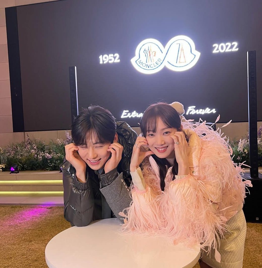 kdramalala's tweet photo. WORLD STOPPP https://t.co/mXdHdFpywr