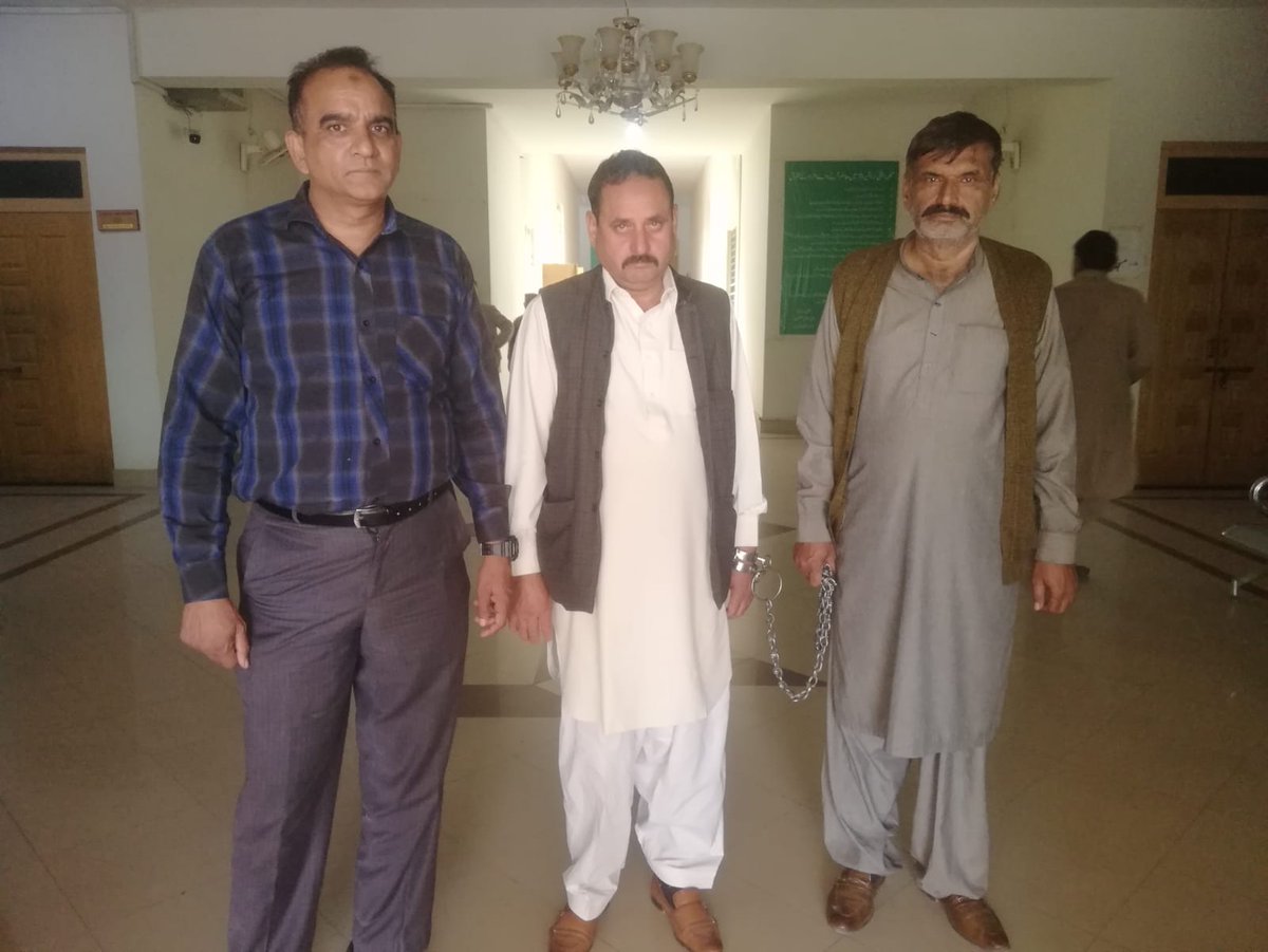 ACESARGODHA's tweet photo. Vigorous Crackdown against Corrupt Mafia...Javed Iqbal, Secretary Union Council Chak No.46/NB Sargodha has been arrested by Anti-Corruption Sargodha. Tainted money Rs.5,000/- recovered from the possession of accused on the spot. https://t.co/Kcrm2Sqq4T
