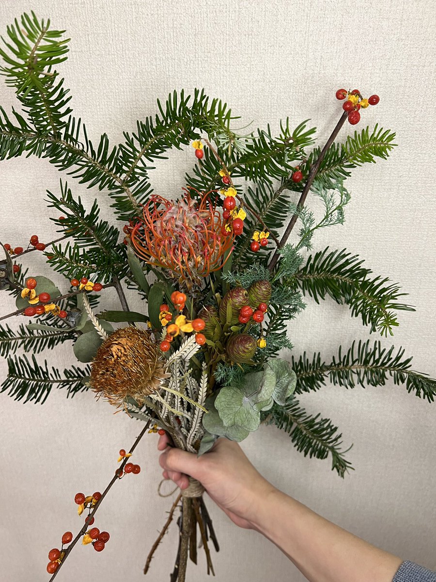 a35omoc1's tweet photo. 明日のDays Market inアピタ伊那店に
出店しております！
クリスマス🎄のリースやスワッグを作ったので、お近くの方は是非お立ち寄り下さい！😊
時間は10ー16時　アピタ伊那店2階です！
#伊那市 #長野 #アピタ伊那 #リース https://t.co/3Y7kptv3Uy