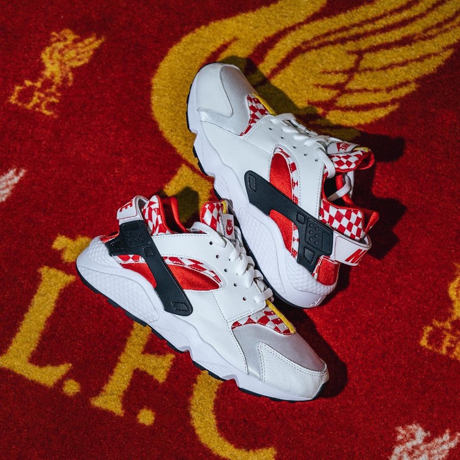 Sneaker Deals GB tweet media