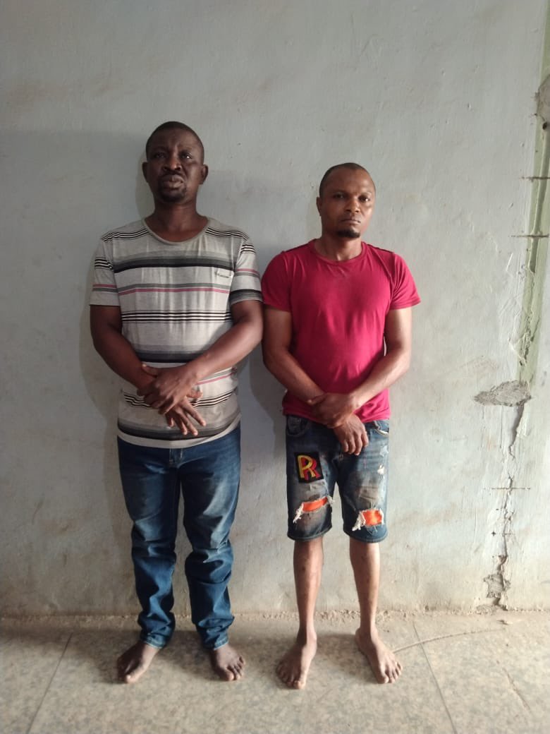 BenHundeyin's tweet photo. Yesterday at about 1550hrs, a bank cashier noticed that a 64-year old customer was fidgety, receiving repeated calls and was in a hurry to withdraw N600,000. The cashier asked what the problem was and the woman said she would die if she talked. https://t.co/paj48gMx85